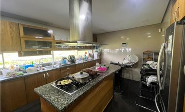 Venta hermosa casa en el Poblado, cerca al Tesoro