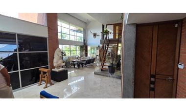 Venta hermosa casa en el Poblado, cerca al Tesoro