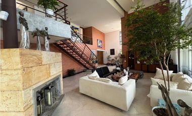 Venta hermosa casa en el Poblado, cerca al Tesoro