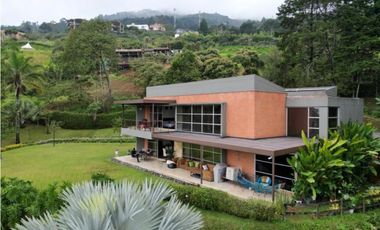 Venta hermosa casa en el Poblado, cerca al Tesoro