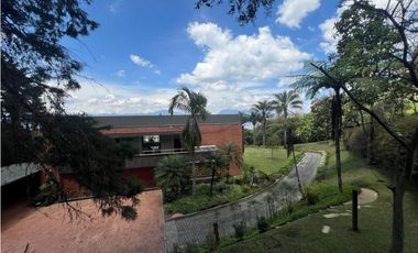 Venta hermosa casa en el Poblado, cerca al Tesoro