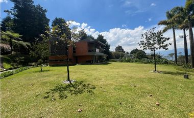 Venta hermosa casa en el Poblado, cerca al Tesoro