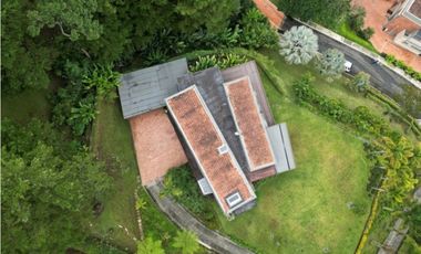 Venta hermosa casa en el Poblado, cerca al Tesoro