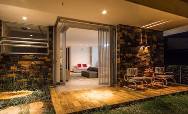 Venta de moderna casa domotizada, full acabados. El Poblado