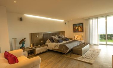 Venta de moderna casa domotizada, full acabados. El Poblado