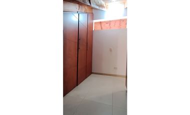 CASA EN VENTA EN COTA – 4 HABITACIONES, ZONA BBQ Y SEGURIDAD 24/7