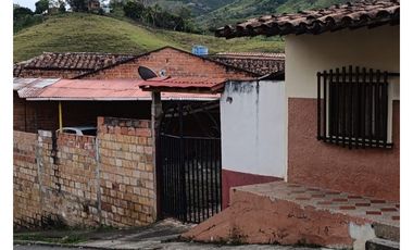 Casa lote en venta en Hispania, Antioquia