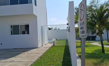 CASA EN VENTA EN FRACCIONAMIENTO LOMAS DE LA RIOJA, RIVIERA VERACRUZANA, ALVARADO, VERACRUZ