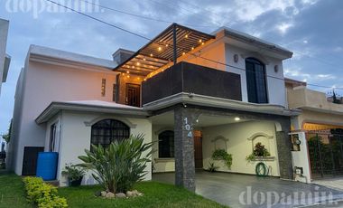 Casa en Fraccionamiento Colinas de Universidad