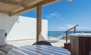 DEPARTAMENTO DE 1 RECÁMARA EN PRIMERA LÍNEA DE MAR CON TERRAZA EN PUERTO MORELOS. IDEAL PARA AIRBNB.