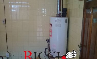 Casa PH en venta en Bernal Oeste