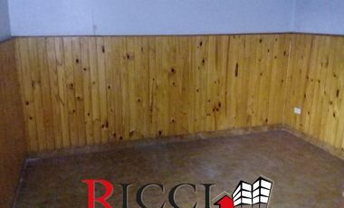 Casa PH en venta en Bernal Oeste