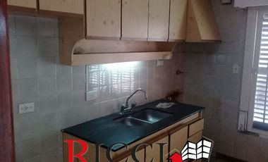 Casa PH en venta en Bernal Oeste