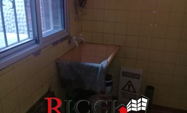 Casa PH en venta en Bernal Oeste