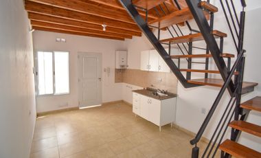 Departamento  duplex  a metros de Av. Gral Paz.