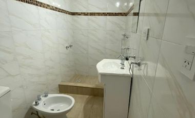 Departamento Tipo Casa en alquiler en Lanus Oeste