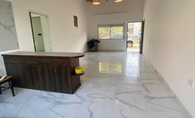 Departamento Tipo Casa en alquiler en Lanus Oeste