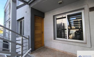 Departamento en alquiler de 2 dormitorios c/ cochera en Maipú