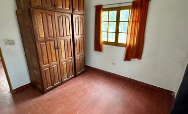 Casa en alquiler de 3 dormitorios c/ cochera en fontana