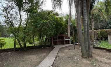 Casa en alquiler de 3 dormitorios c/ cochera en fontana