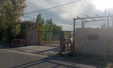 CASA QUINTA EN LOTEO PRIVADO. ALBARDÓN