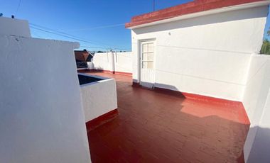 VENTA DE PH 2 AMBIENTES AL FRENTE CON TERRAZA