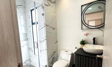 Hermosa y Moderna Casa Nueva en Cuenca Sector El Valle 5 Dorm 3,5 Baños