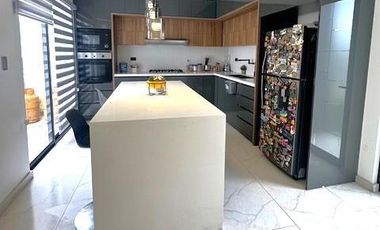 Hermosa y Moderna Casa Nueva en Cuenca Sector El Valle 5 Dorm 3,5 Baños