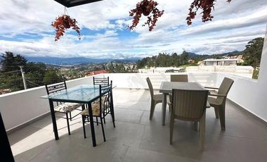 Hermosa y Moderna Casa Nueva en Cuenca Sector El Valle 5 Dorm 3,5 Baños