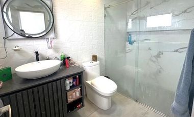 Hermosa y Moderna Casa Nueva en Cuenca Sector El Valle 5 Dorm 3,5 Baños