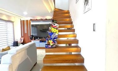 Hermosa y Moderna Casa Nueva en Cuenca Sector El Valle 5 Dorm 3,5 Baños