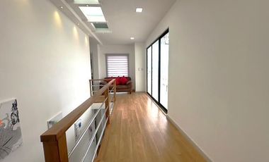 Hermosa y Moderna Casa Nueva en Cuenca Sector El Valle 5 Dorm 3,5 Baños