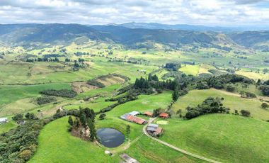 Hacienda en Venta en Tarqui, Cuenca, Azuay - 64,8 Hectareas - Hacienda Ganadera