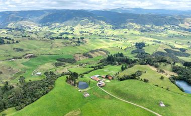 Hacienda en Venta en Tarqui, Cuenca, Azuay - 64,8 Hectareas - Hacienda Ganadera