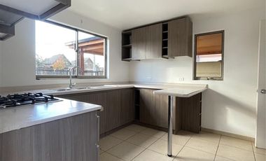 Casa en Arriendo en Las Cruces 490