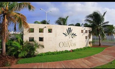 Casa En VENTA, En Playa Del Carmen, Fraccionamiento Los Olivos Residencial