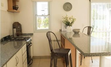 Casas de Santa Maria | Alquiler | Casa de 4 dorm con  jardín sin expensas