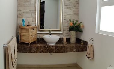 SE VENDE CASA EN LOMAS DE TECAMACHALCO (V)