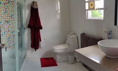 SE VENDE CASA EN LOMAS DE TECAMACHALCO (V)