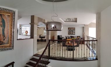 SE VENDE CASA EN LOMAS DE TECAMACHALCO (V)