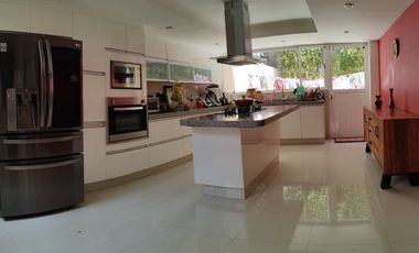 SE VENDE CASA EN LOMAS DE TECAMACHALCO (V)