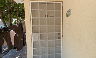 VENDE CASA EN GAVIOTAS ACAPULCO. 3 RECAMARAS, 2B. ALBERCA COMUN