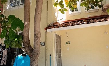 VENDE CASA EN GAVIOTAS ACAPULCO. 3 RECAMARAS, 2B. ALBERCA COMUN