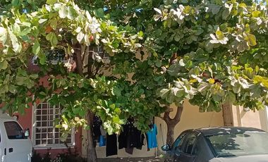 VENDE CASA EN GAVIOTAS ACAPULCO. 3 RECAMARAS, 2B. ALBERCA COMUN