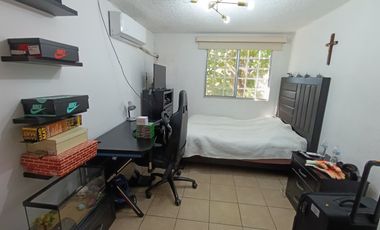 VENDE CASA EN GAVIOTAS ACAPULCO. 3 RECAMARAS, 2B. ALBERCA COMUN