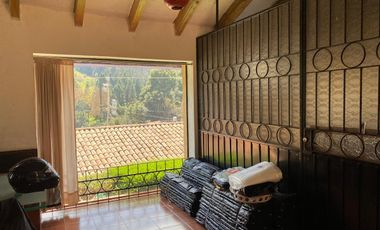 VENDE CENTRO EDUCATIVO  COMO TERRENO.  2,180 M2