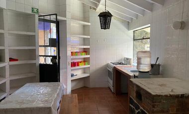 VENDE CENTRO EDUCATIVO  COMO TERRENO.  2,180 M2