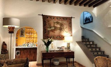 VENDE HERMOSA QUINTA  EN CUERNAVACA, REMODELADA, TIPO COLONIAL