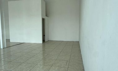 LOCAL COMERCIAL EN RENTA EN BLV PEÑA FLOR