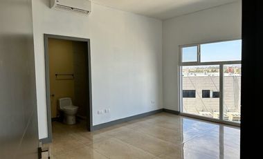 Penthhouse en renta Magnitud Otay, 2 recámaras 3 baños, 2 estacionamientos.